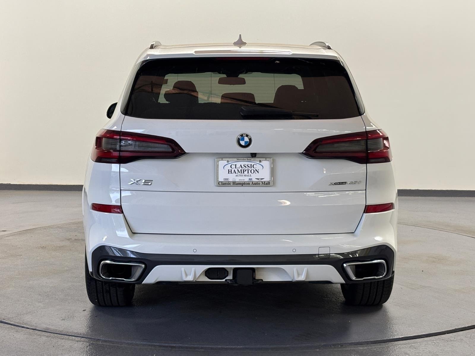 Used 2023 Alpine White BMW xDrive40i image 11