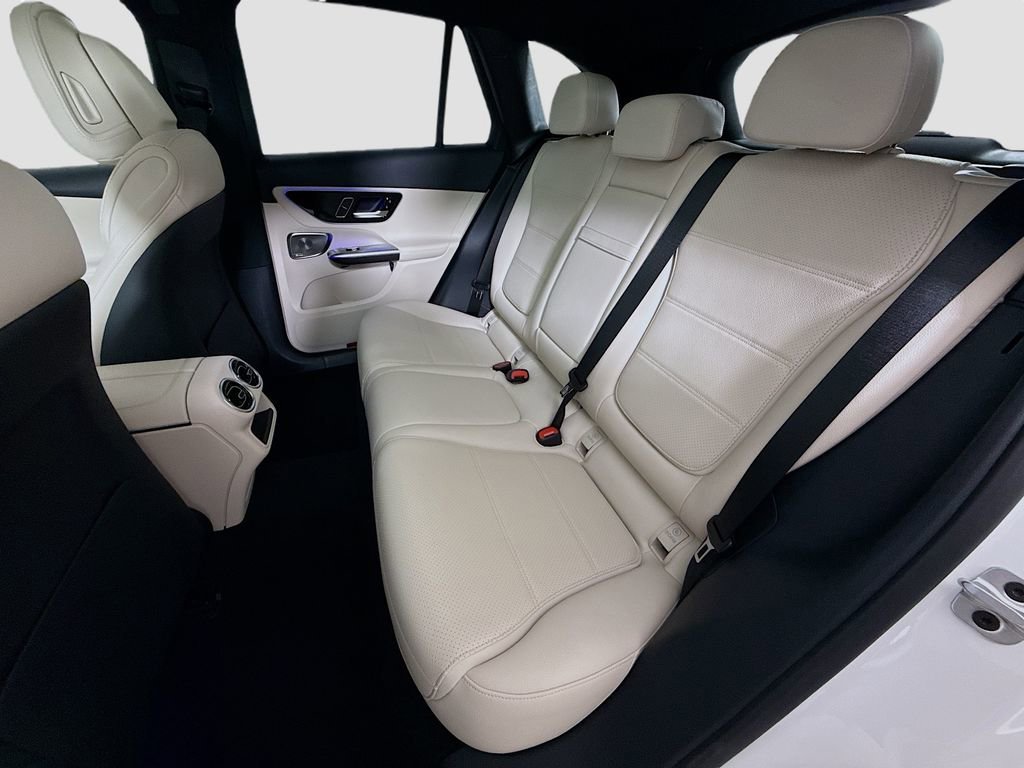 New 2026 Polar White Mercedes-Benz GLC 300 image 59