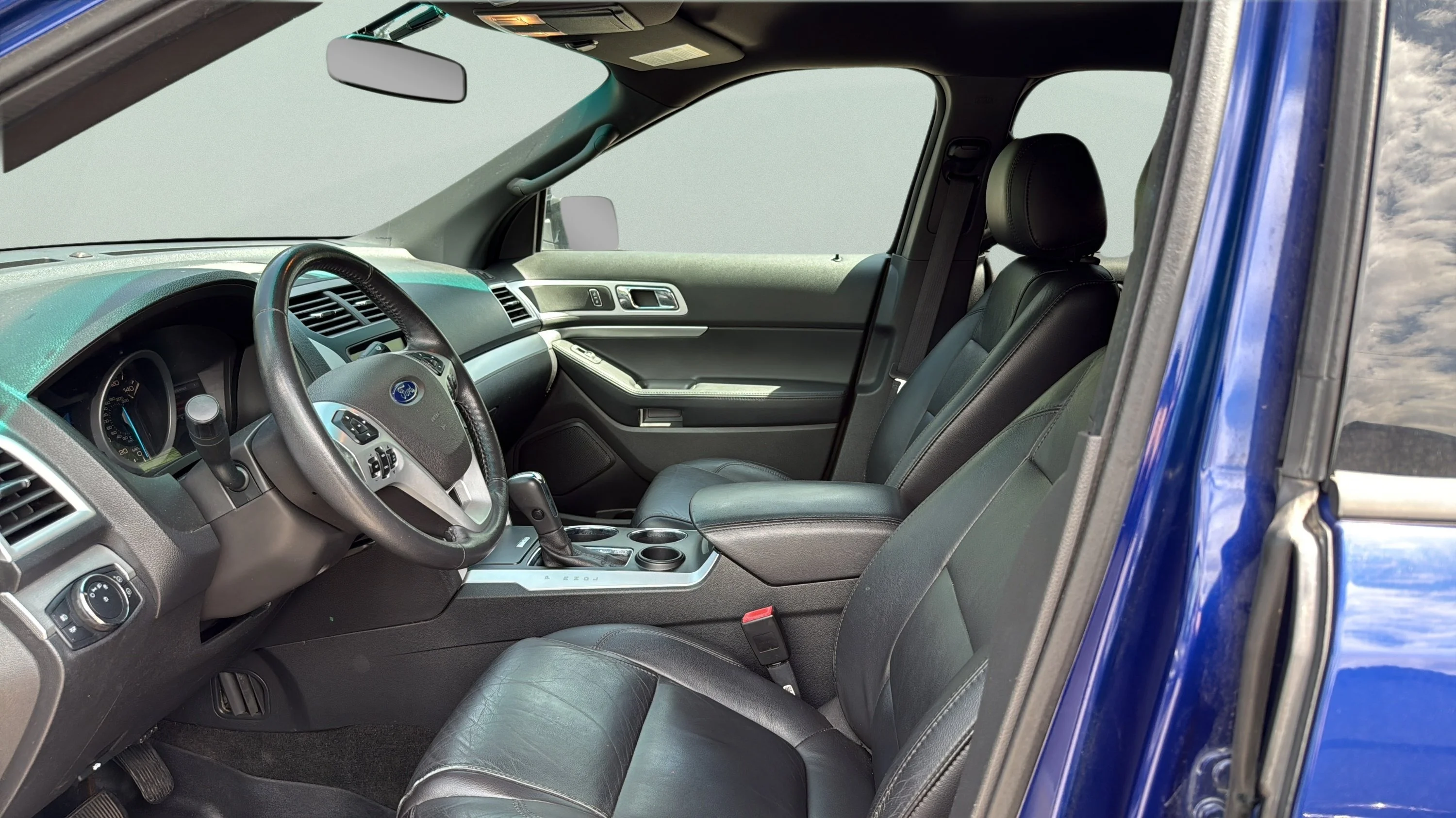 Used 2013 Blue Ford XLT image 10