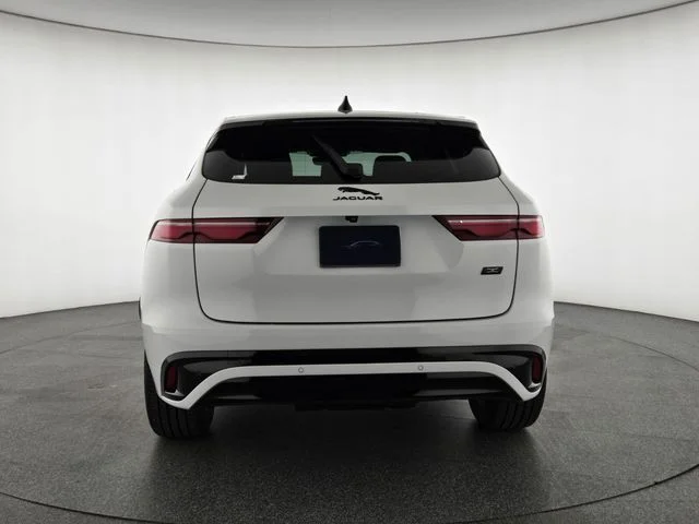 2026 Jaguar F-Pace R-Dynamic S - Photo 7