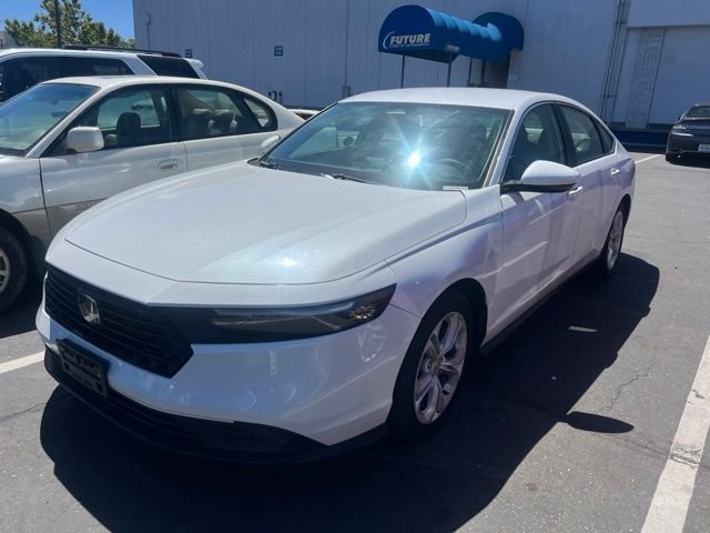 Used 2023  Honda LX image 1