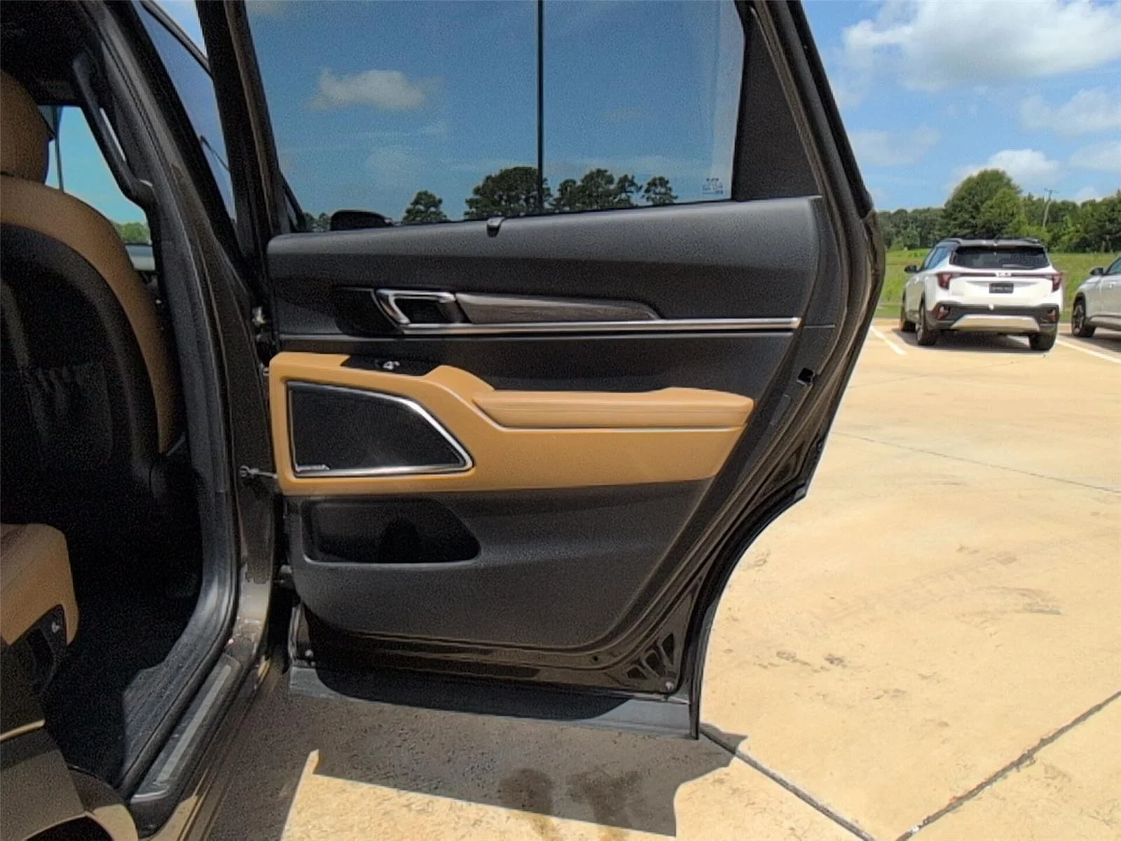 Used 2022 Dark Moss Kia SX image 22