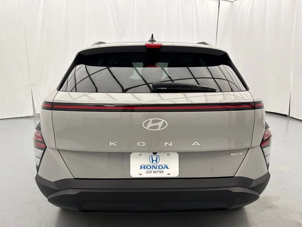 Used 2024 Gray Hyundai SEL image 8