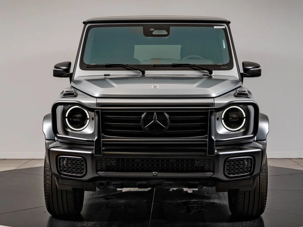 Certified Used 2025 Manufaktur Platinum Magno Mercedes-Benz G 550 image 2