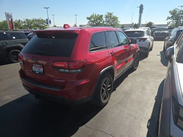 Used 2019 Red Jeep Trailhawk image 3