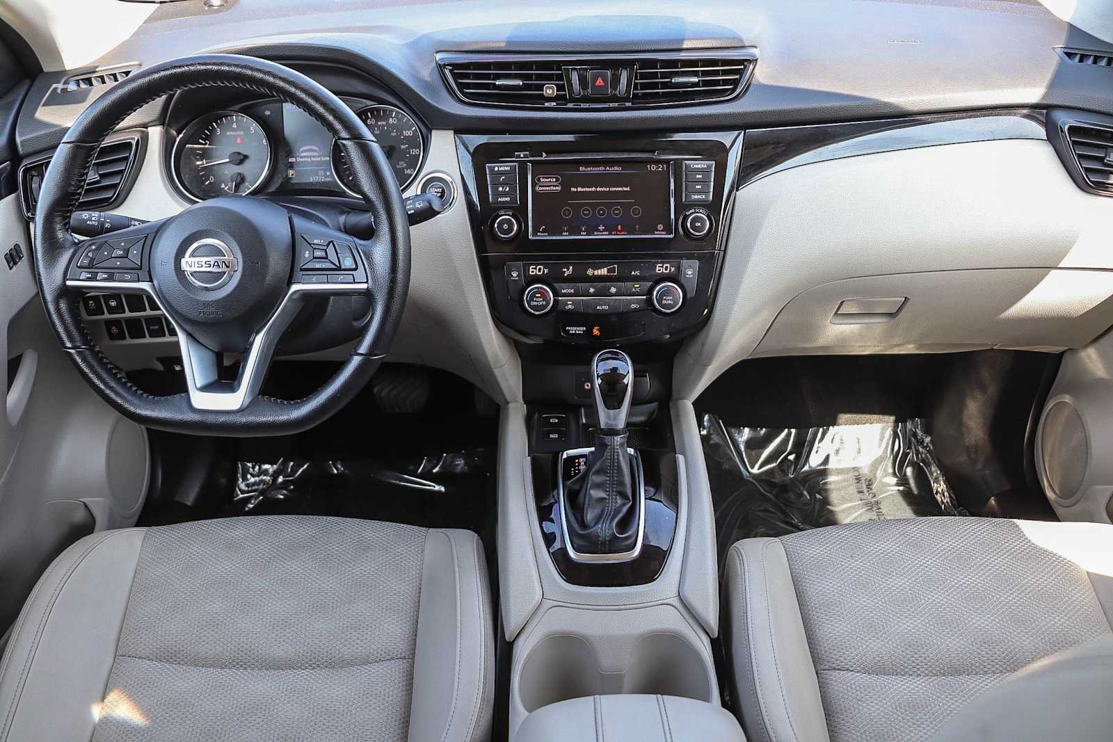 Used 2022 Pearl White Tricoat Nissan SV image 13