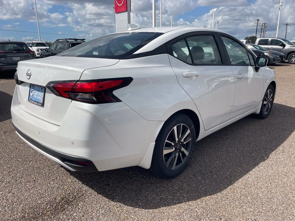 Used 2025 White Nissan 1.6 SV image 3