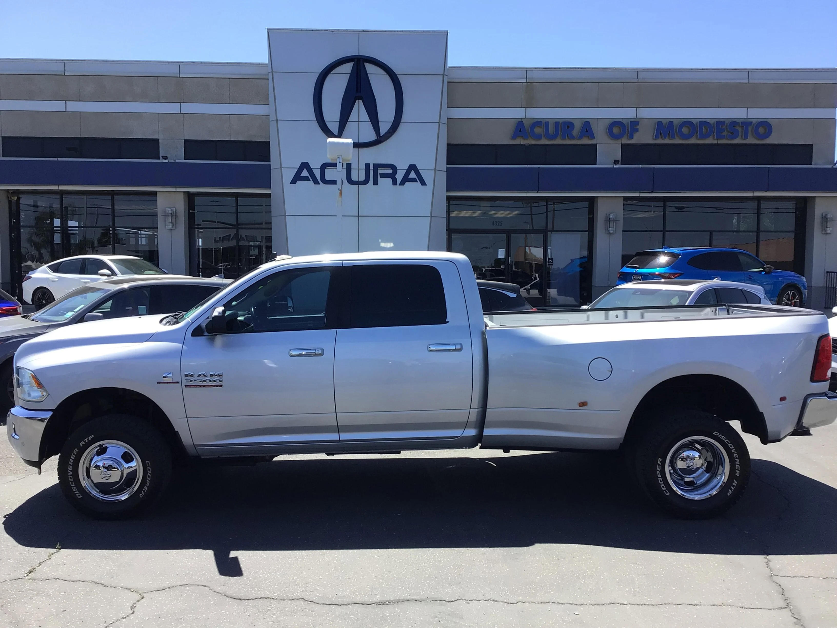 2016 RAM 3500 Big Horn/Lone Star 4X4 Crew Cab LWB's photo