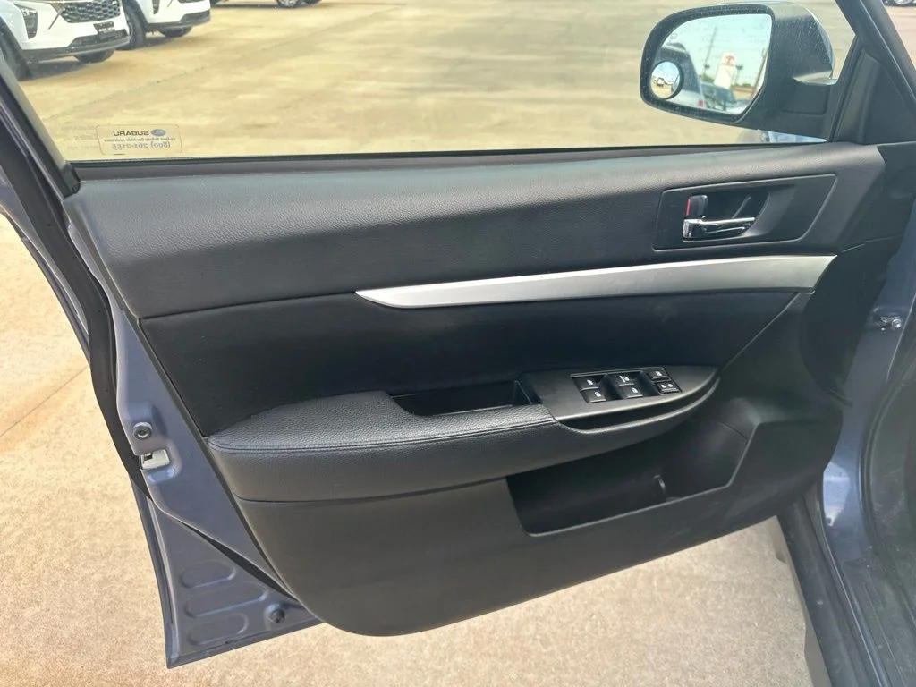 Used 2014 Blue Subaru 2.5i Premium image 6
