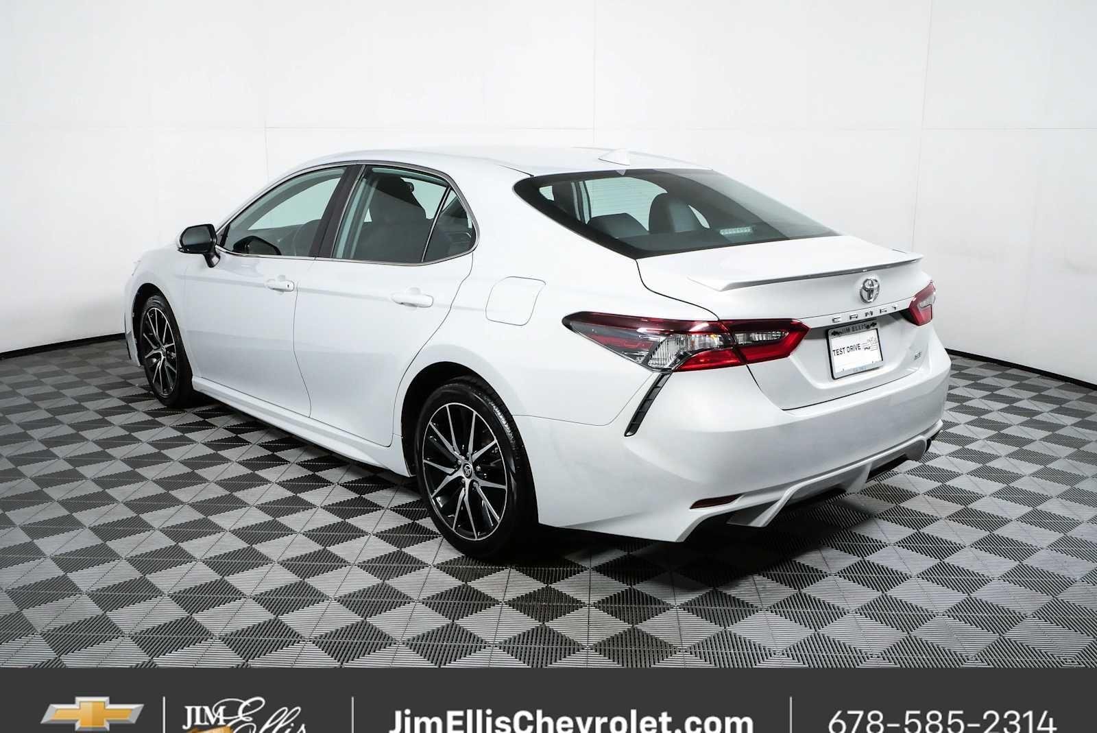 2024 Toyota Camry SE - Photo 26