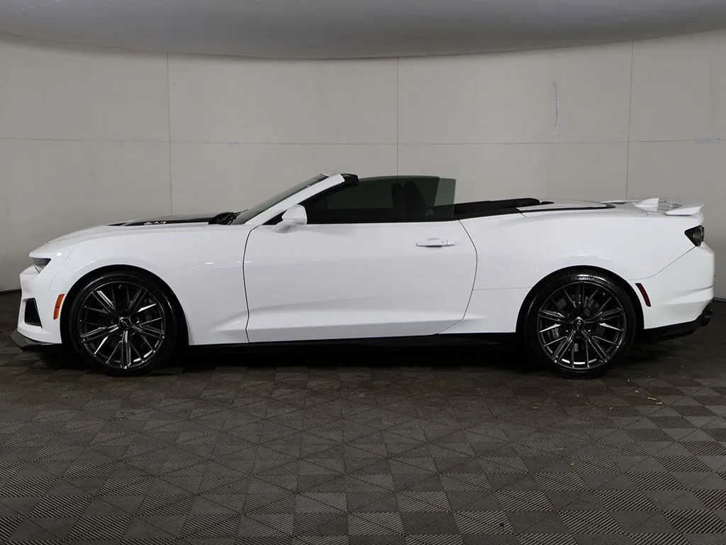 2023 Chevrolet Camaro ZL1 - Photo 14