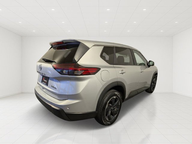 Used 2024 Silver Nissan SV image 5