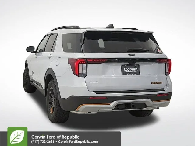 New 2026 Space White Metallic Ford Tremor® image 37