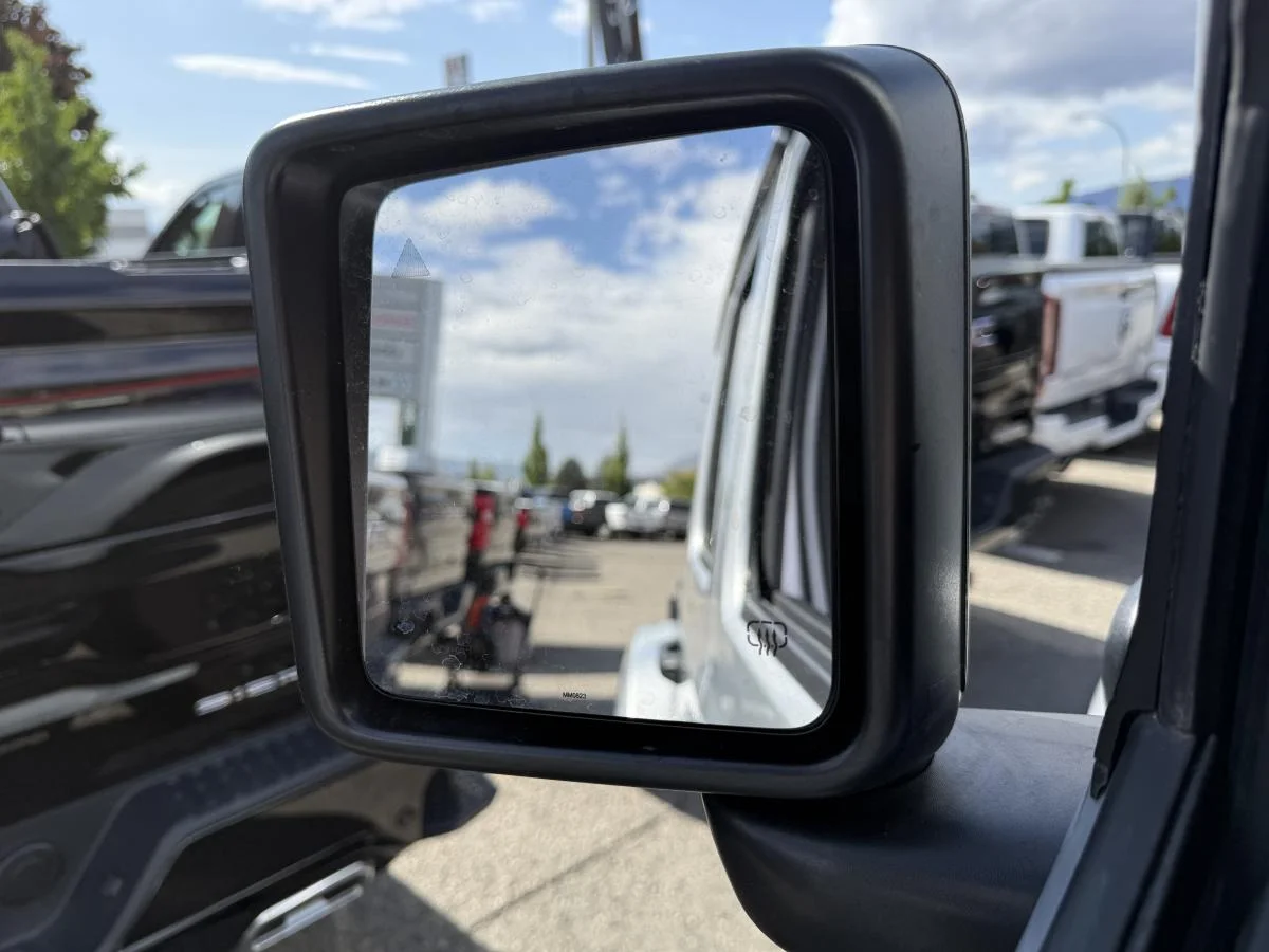 Used 2024 Silver Jeep Sahara 4xe image 27