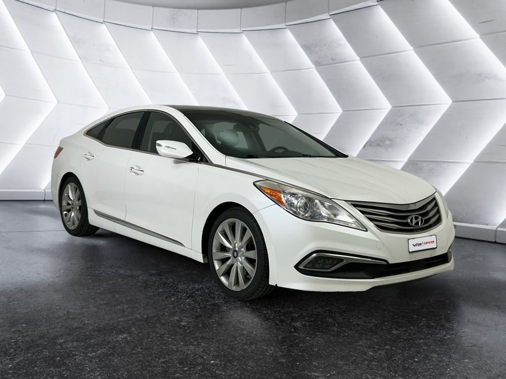 Used 2016 White Hyundai Limited image 1