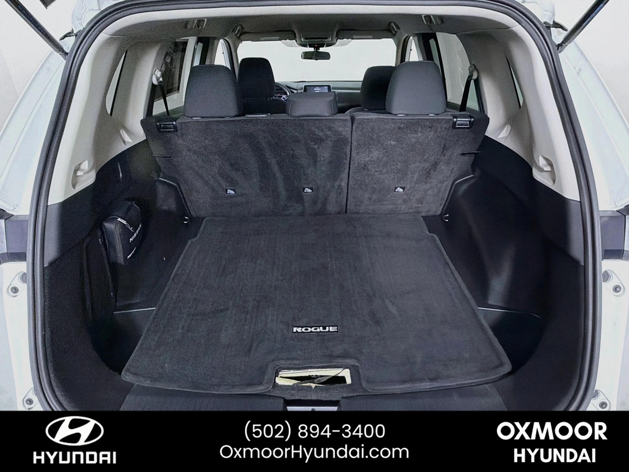 Used 2024 Glacier White Nissan S image 24