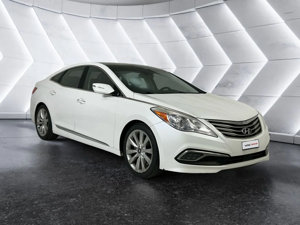 Used 2016 White Hyundai Limited image 1