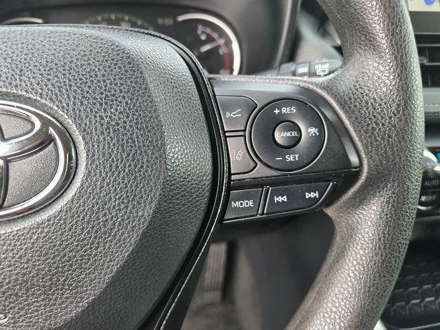 Used 2025  Toyota XLE image 18