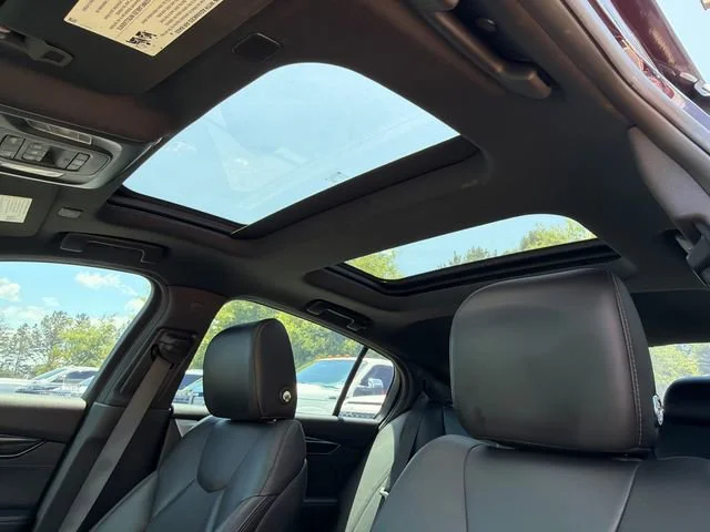Used 2020 GARNET METALLIC Cadillac Luxury image 32