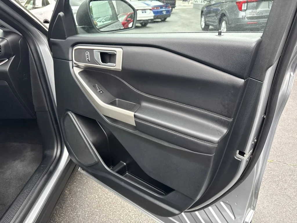 Used 2023 Silver Metallic Ford XLT image 26