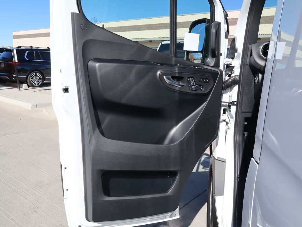 Used 2025 Arctic White Mercedes-Benz Cargo 170 WB image 23