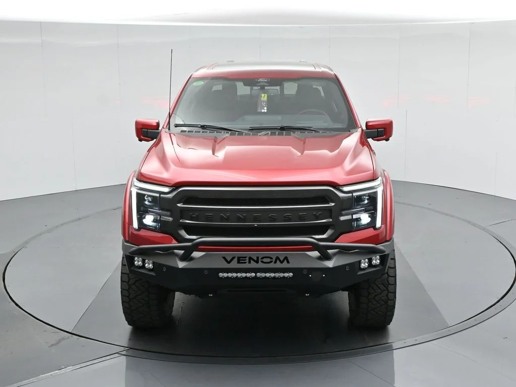 New 2025 Rapid Red Metallic Tinted Clearcoat Ford Lariat image 41