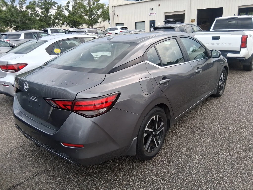 Used 2025 Gray Nissan SV image 5