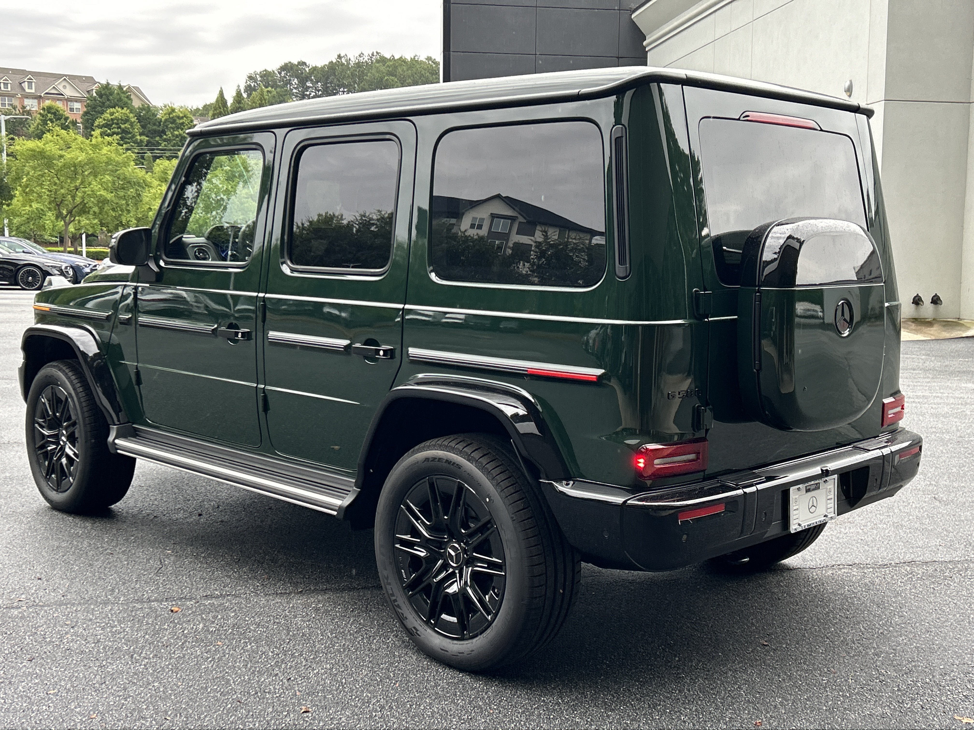 New 2026 MANUFAKTUR Deep Green Non-Metallic Mercedes-Benz G 580e SUV image 11