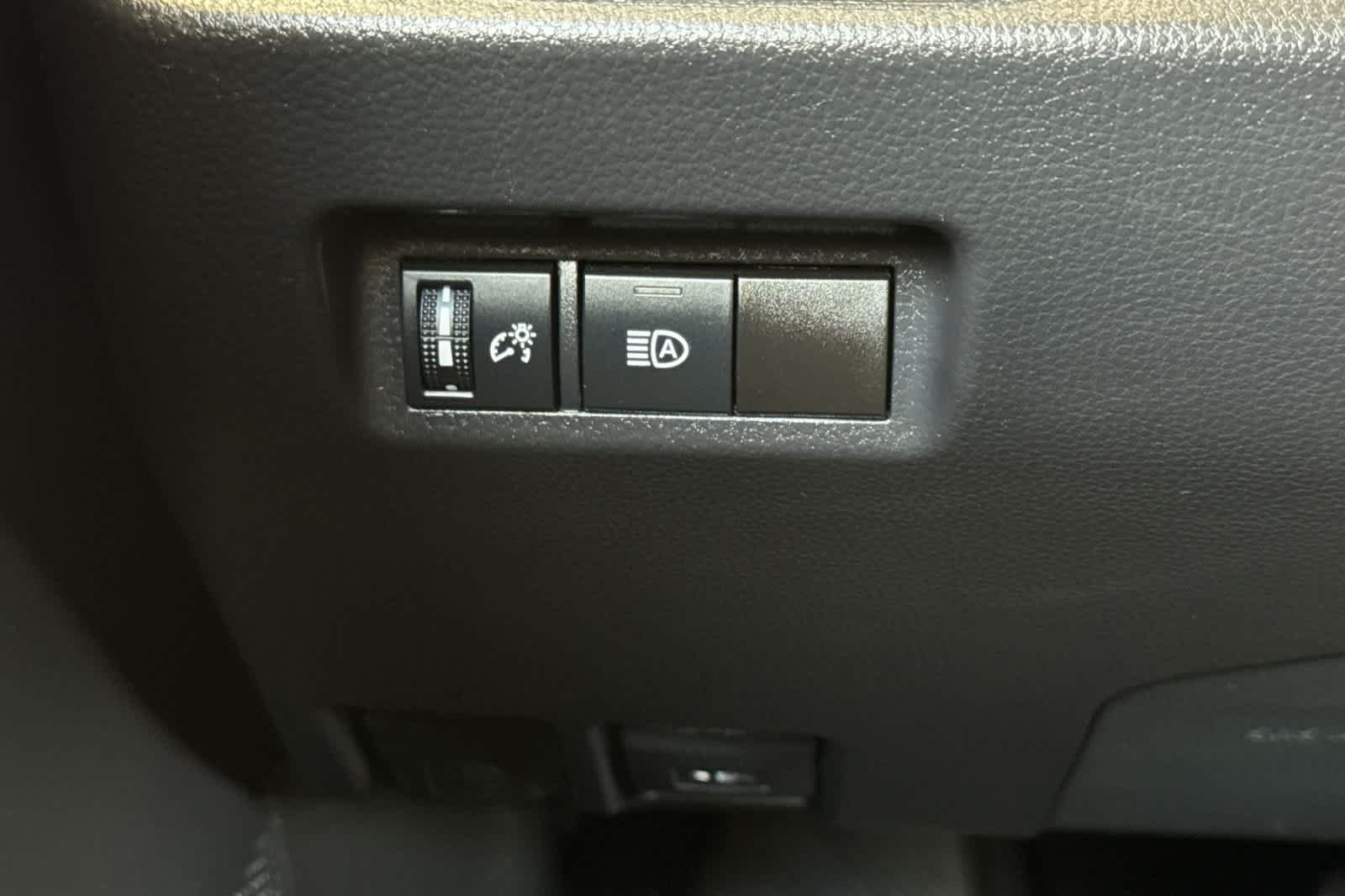 Used 2022 Silver Sky Metallic Toyota XLE image 29