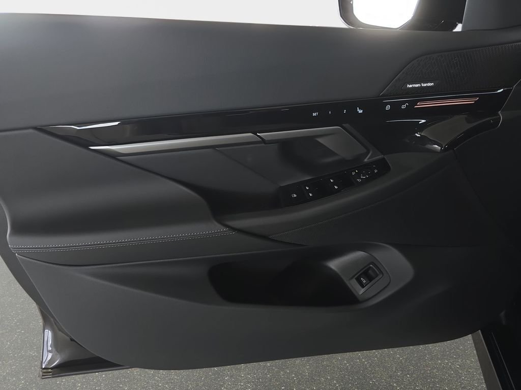 Used 2026 Dark Graphite Metallic BMW 530i image 21