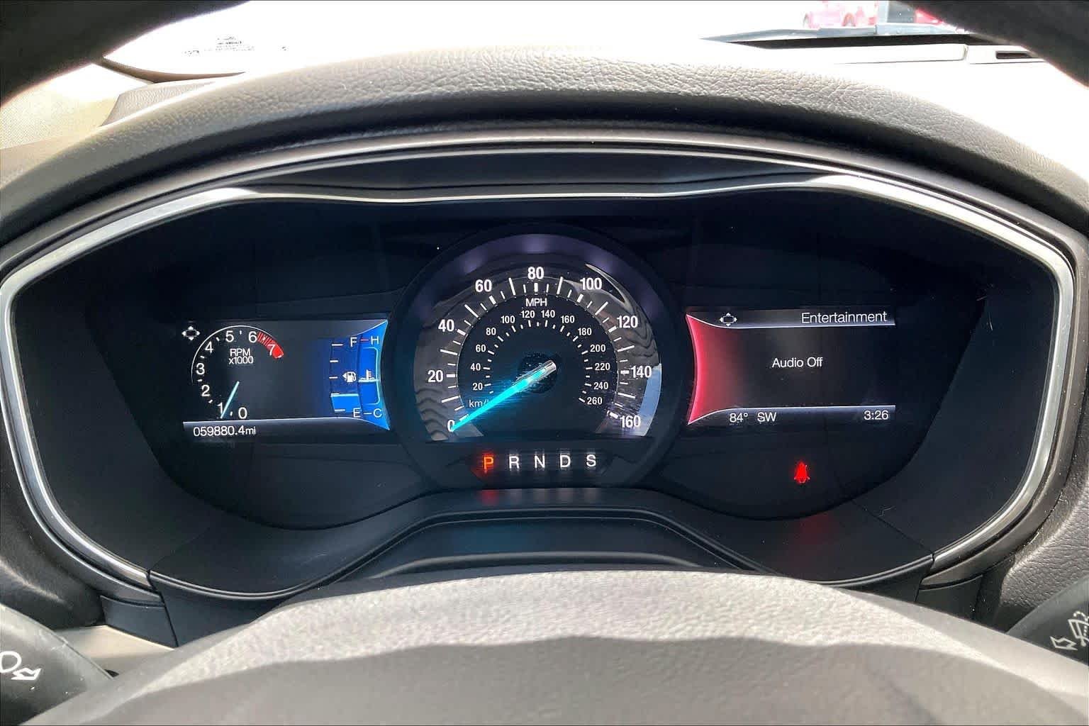 Used 2019 White Gold Metallic Ford SE image 26