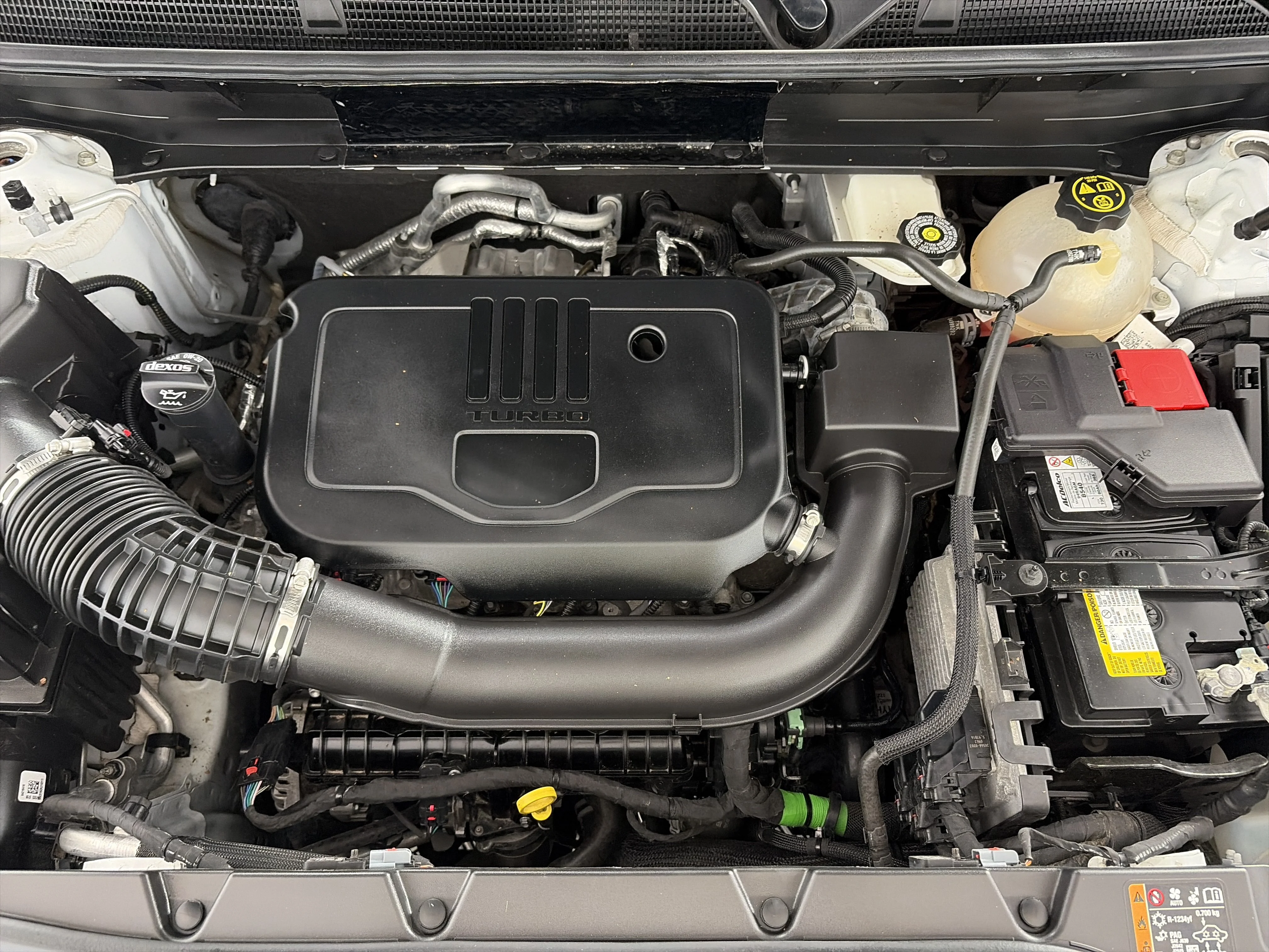 2023 GMC Acadia SLE - Photo 14