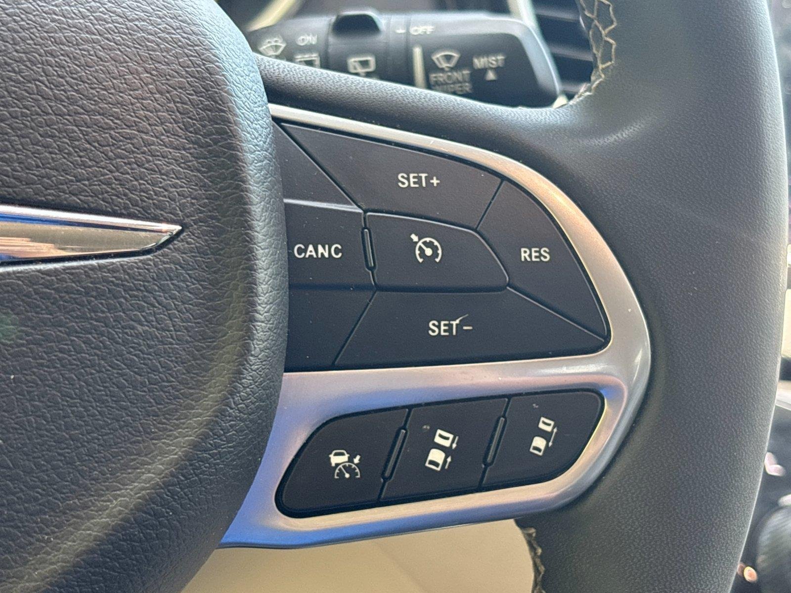 Used 2023 Brilliant Black Crystal Pearlcoat Chrysler Touring L image 19