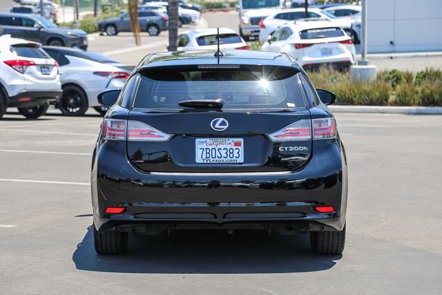 Used 2013 Black Lexus 200h image 5