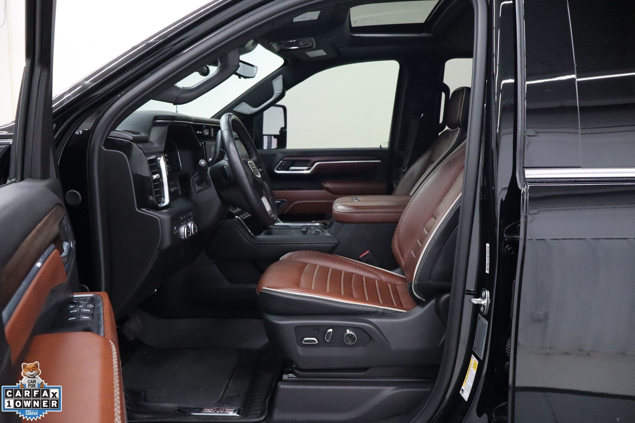 Used 2024 Onyx Black GMC Denali Ultimate image 22