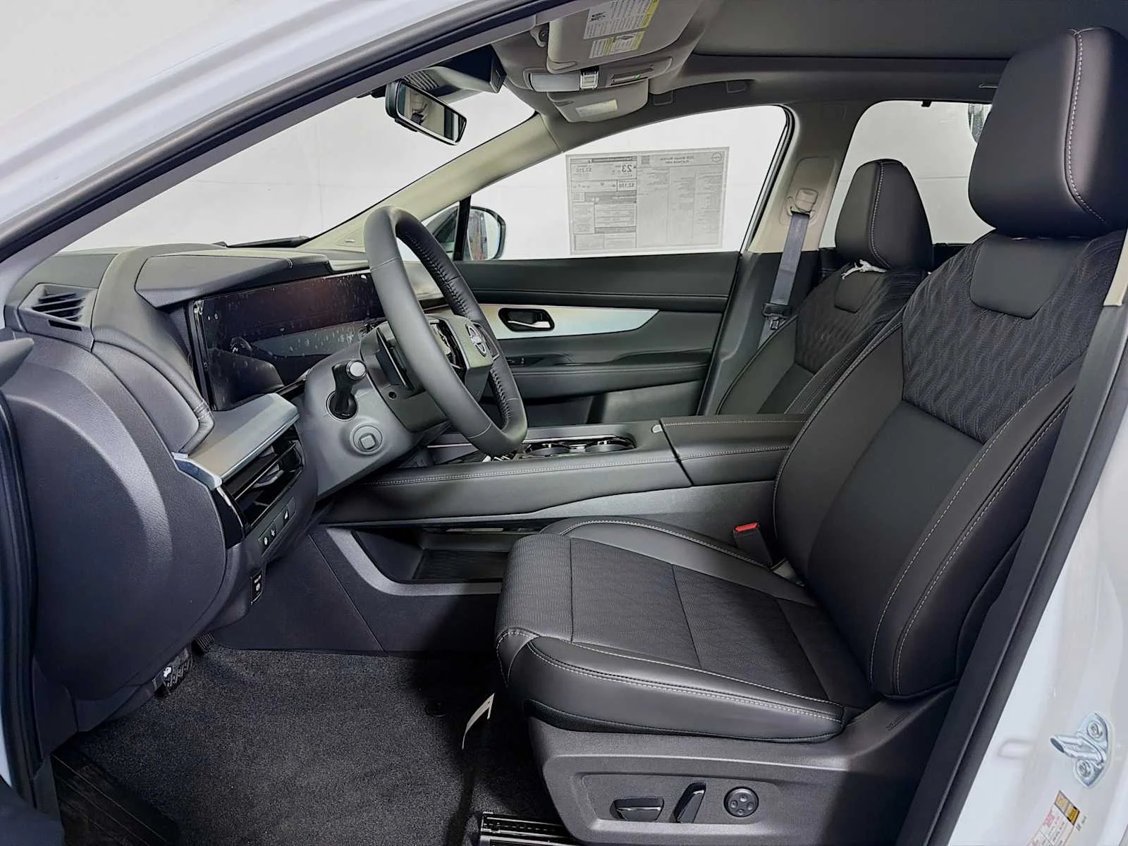 New 2026 Everest White Pearl TriCoat Nissan Platinum image 4