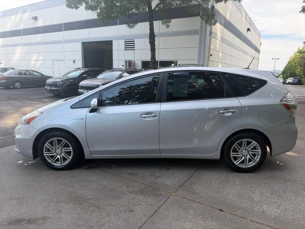Used 2013 Classic Silver Metallic Toyota Five image 7