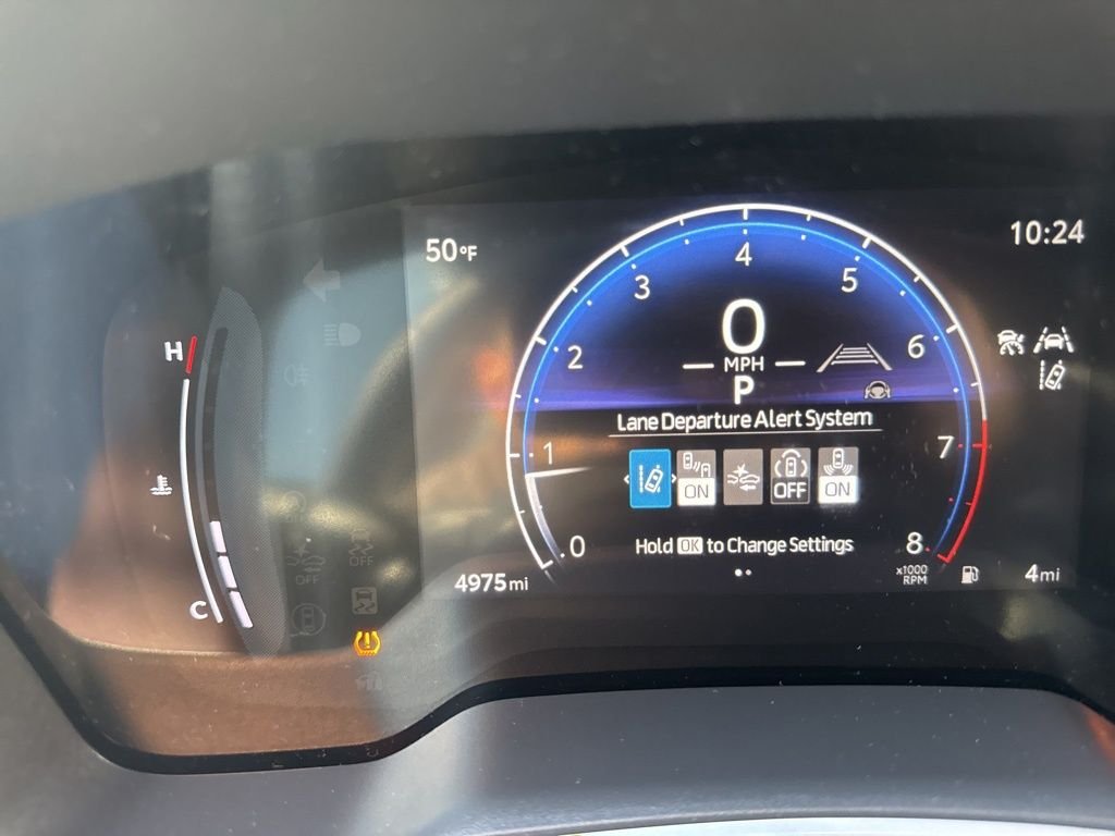 2025 Toyota Corolla Hatchback XSE - Photo 11