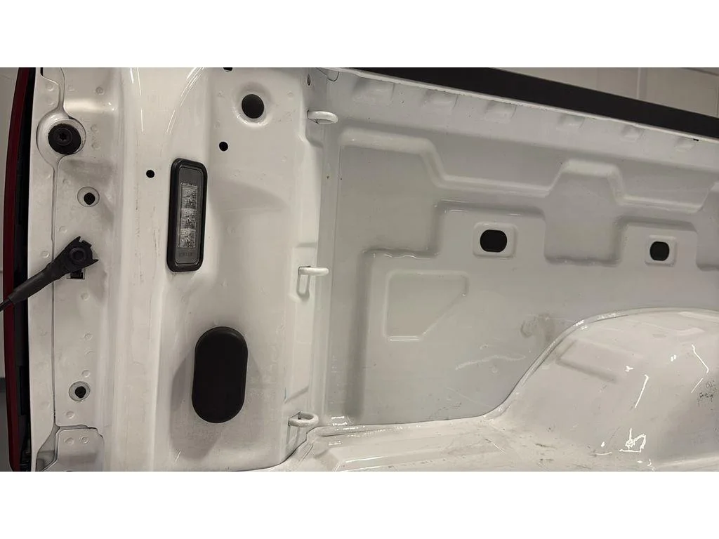 Used 2025 Summit White Chevrolet LT image 10