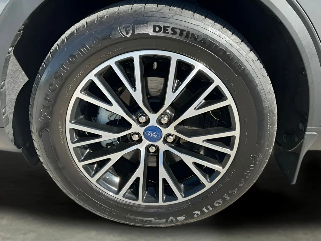 Used 2022 Gray Ford SE image 19
