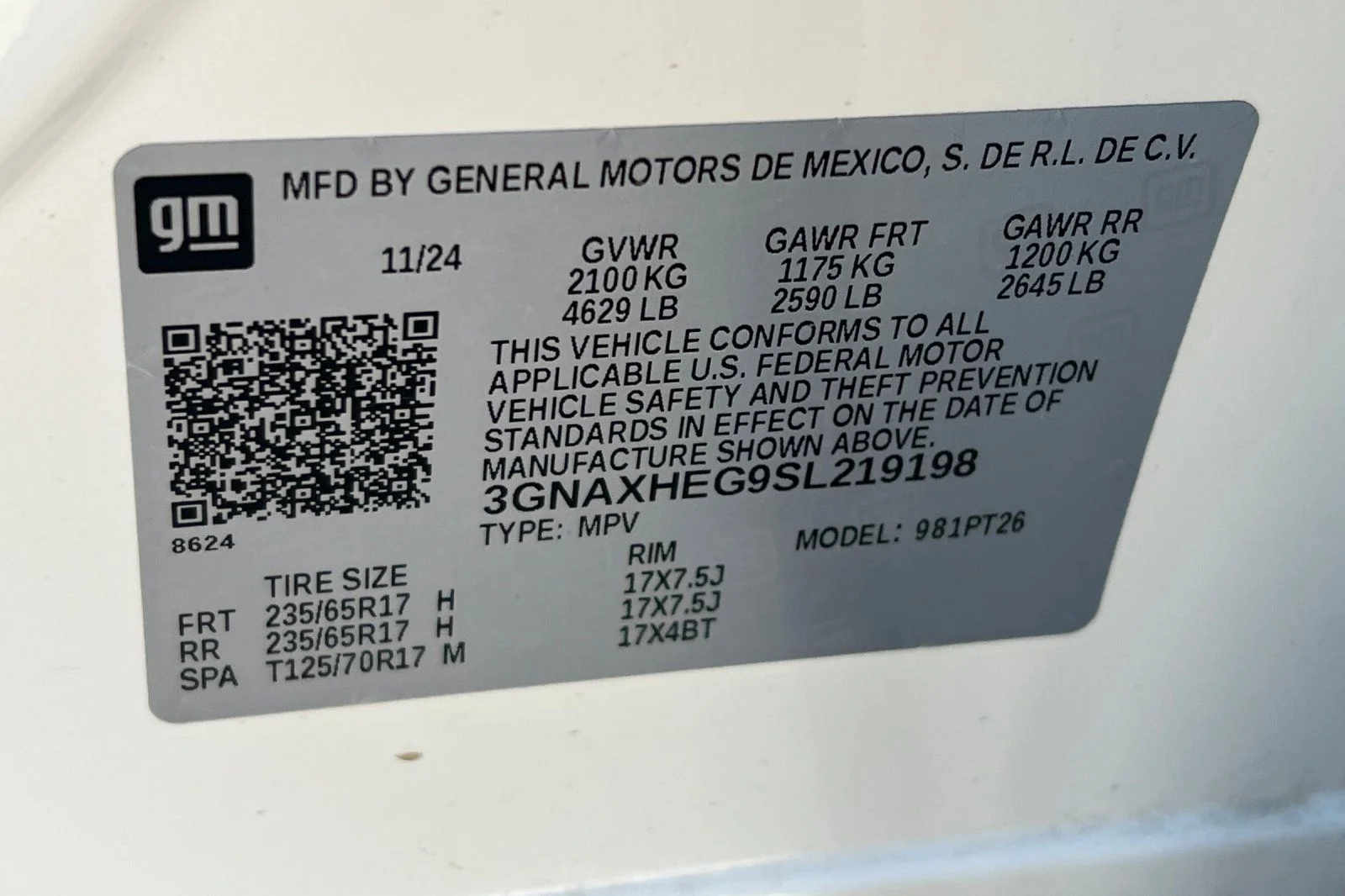 Used 2025 White Chevrolet LT image 28