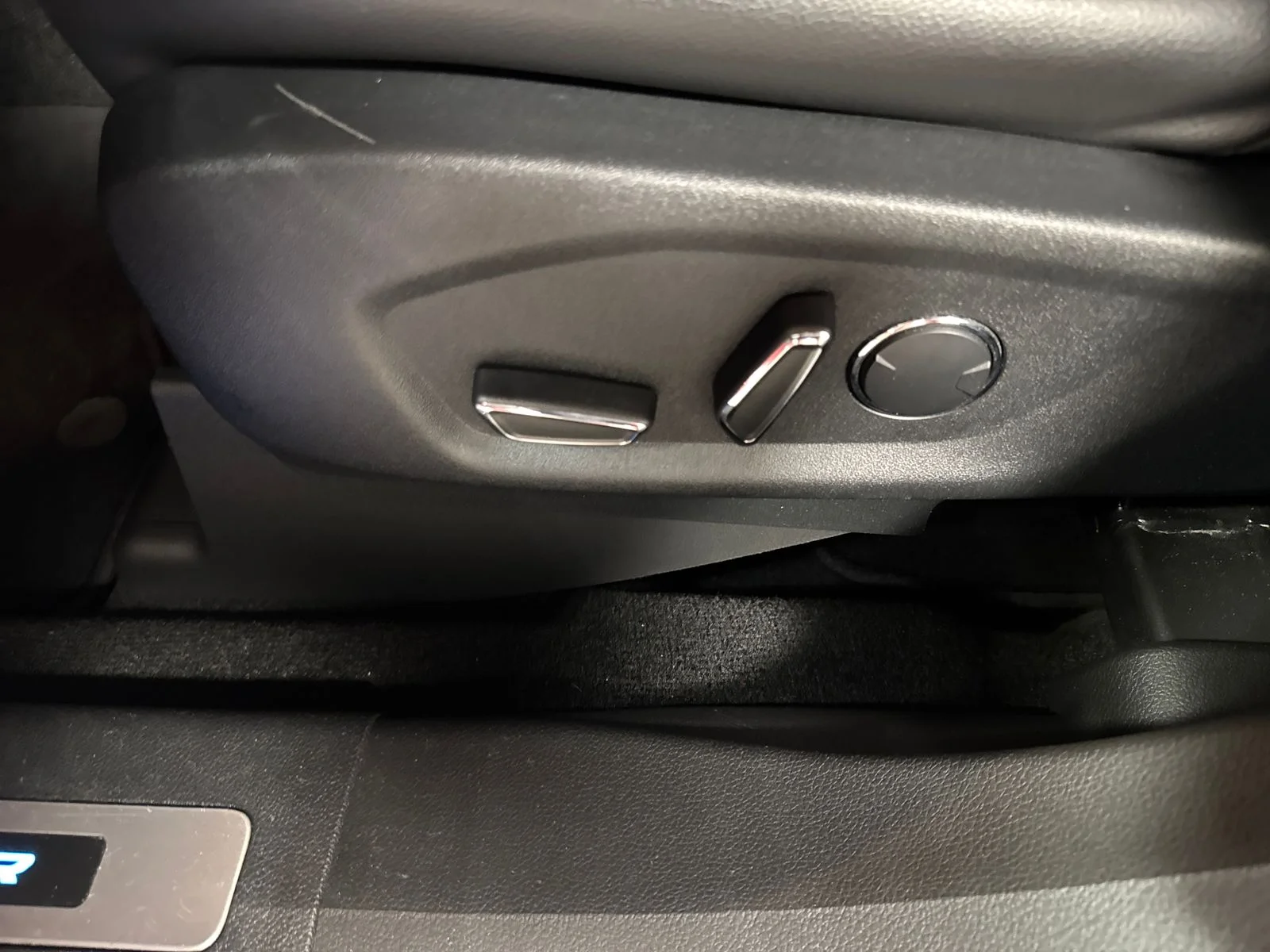 Used 2017 Red Ford Sport image 15