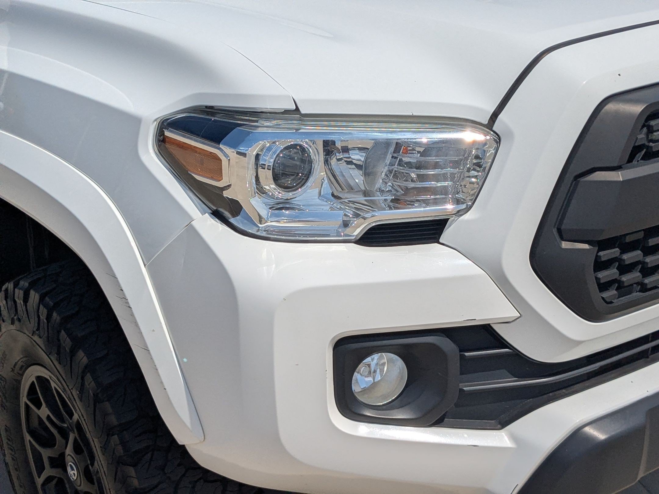 Used 2020 White Toyota SR5 V6 image 10