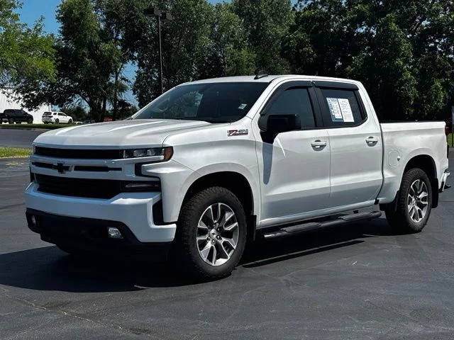 Used 2021 Beige Chevrolet RST image 3