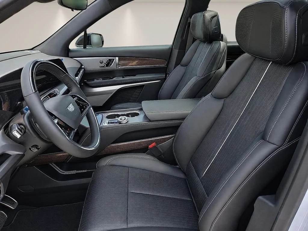 2027 Cadillac VISTIQ Luxury - Photo 12