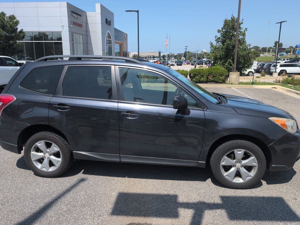 Used 2015 Dark Gray Metallic Subaru 2.5i Premium image 6