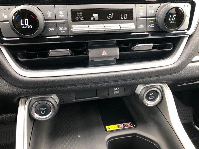 Certified Used 2024 WIND CHILL PEARL Toyota  image 31