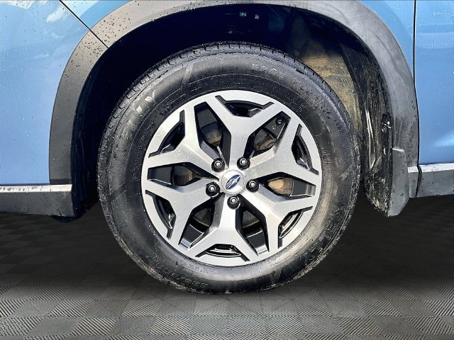 Used 2024 Blue Subaru Premium image 9