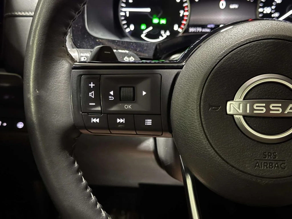 Used 2024 White Nissan SL image 15