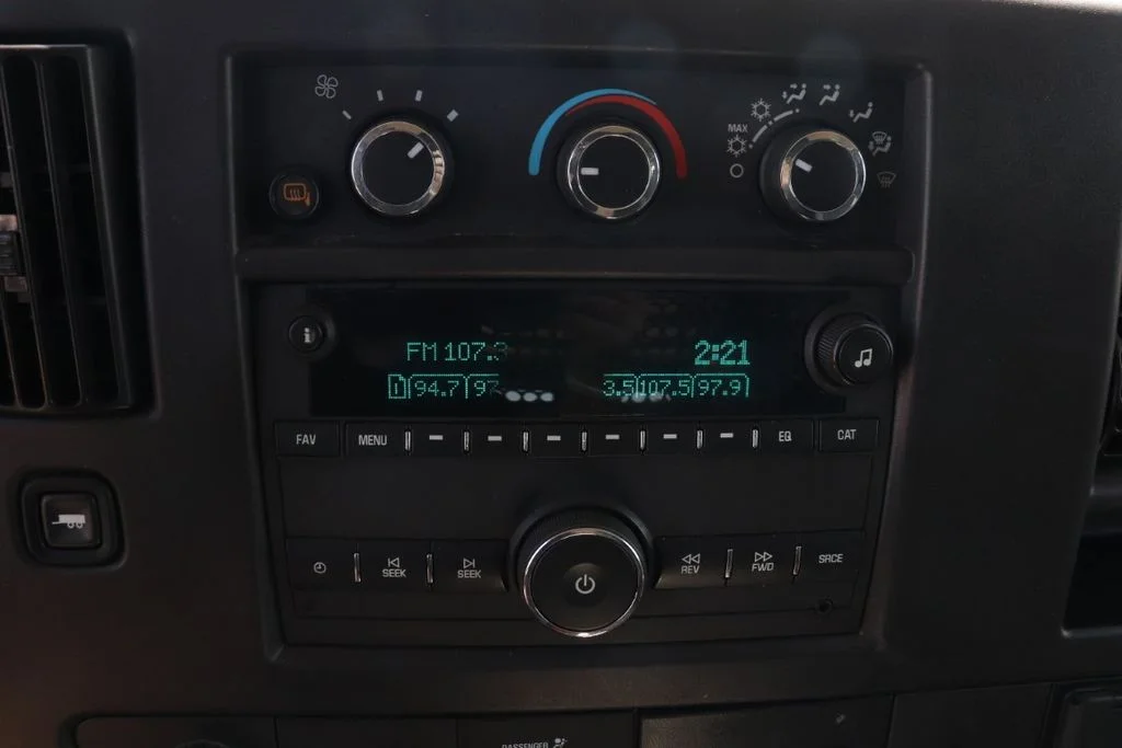 Used 2024 White GMC Work Van image 17